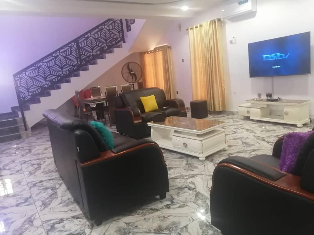 Saint Kingsley Apartamento Ibadan Exterior foto
